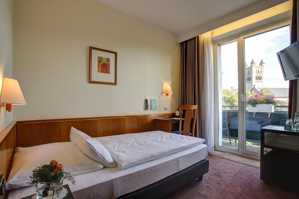 Trip Inn Hotel Esplanade, Duesseldorf Dış mekan fotoğraf